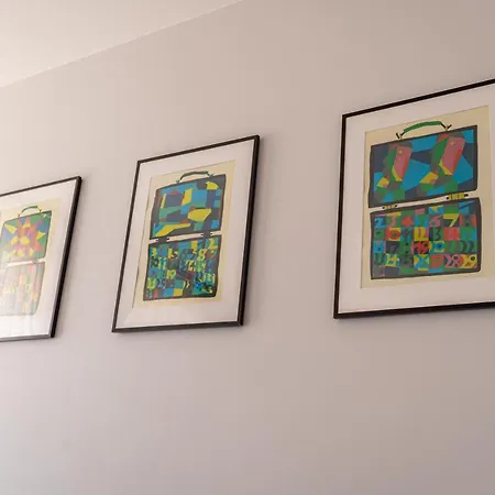 Lovely In The Center Apartment *