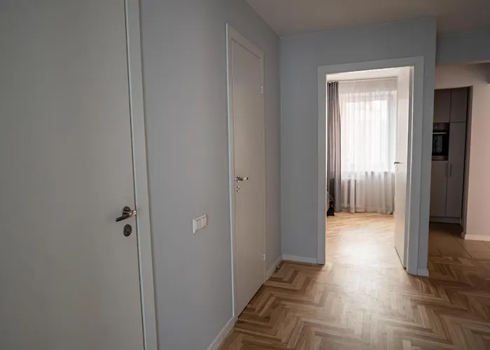 Lovely In The Center *