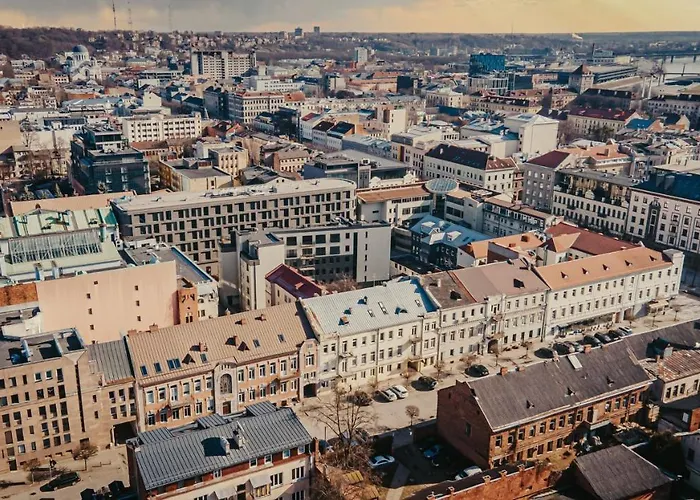 Lovely In The Center *